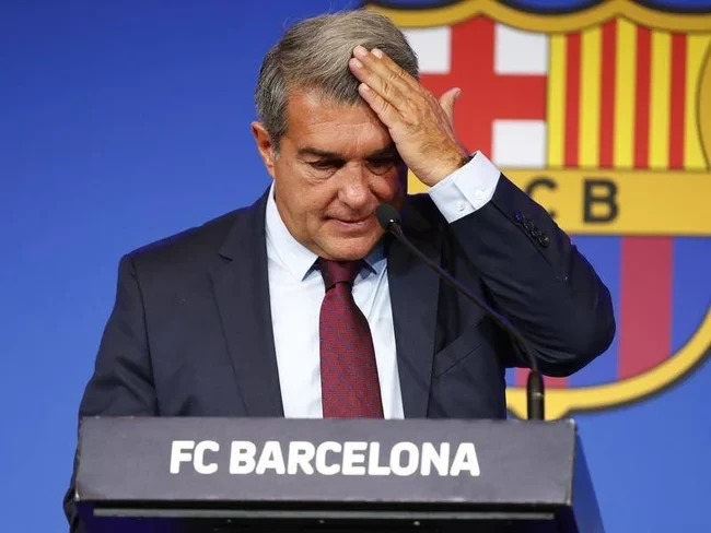 Tin bóng đá 1/7: Phán quyết từ UEFA về hối lộ trọng tài của Barcelona